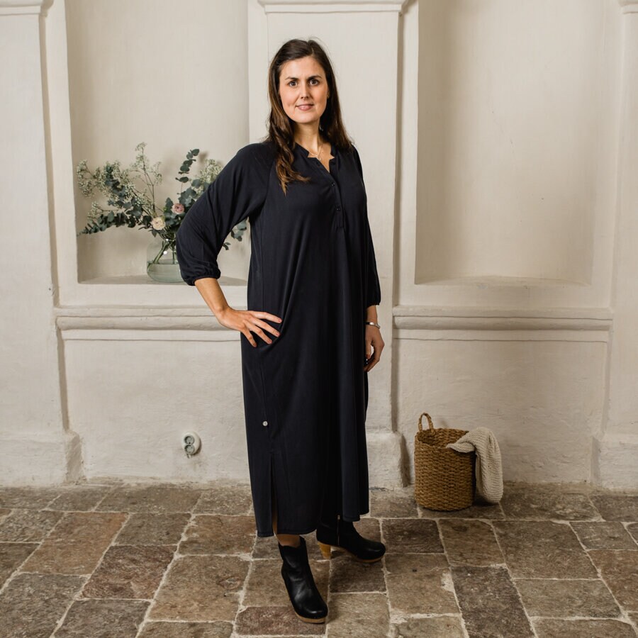 Universe dress - black