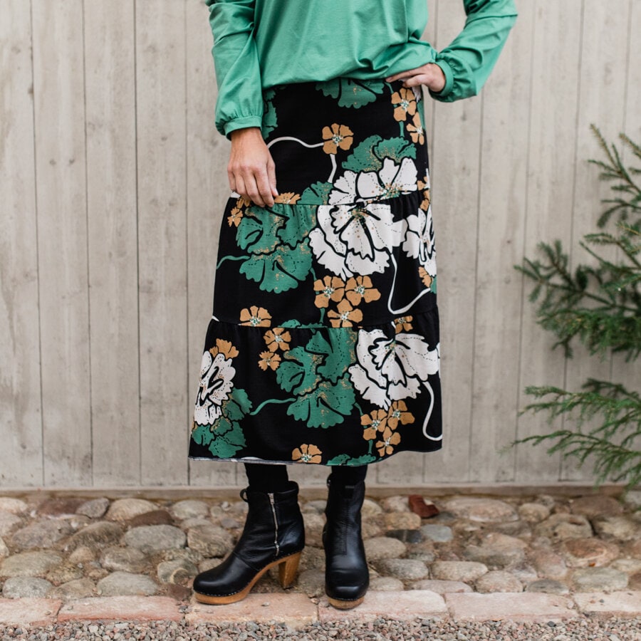 Focus skirt - bloom black chilli green