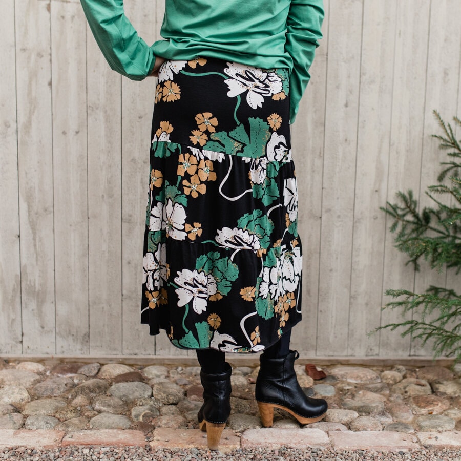 Focus skirt - bloom black chilli green