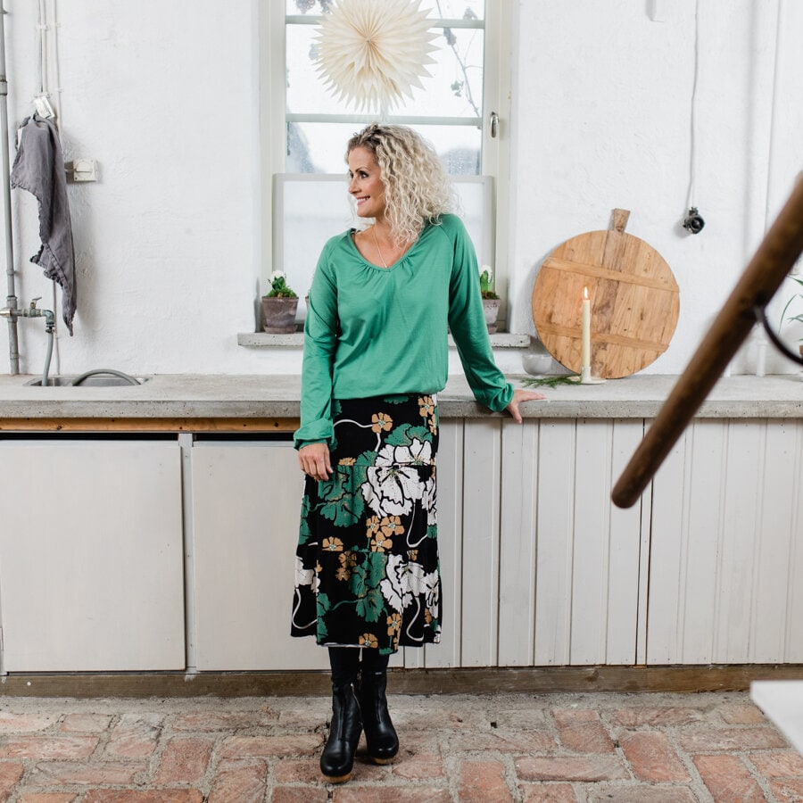 Focus skirt - bloom black chilli green