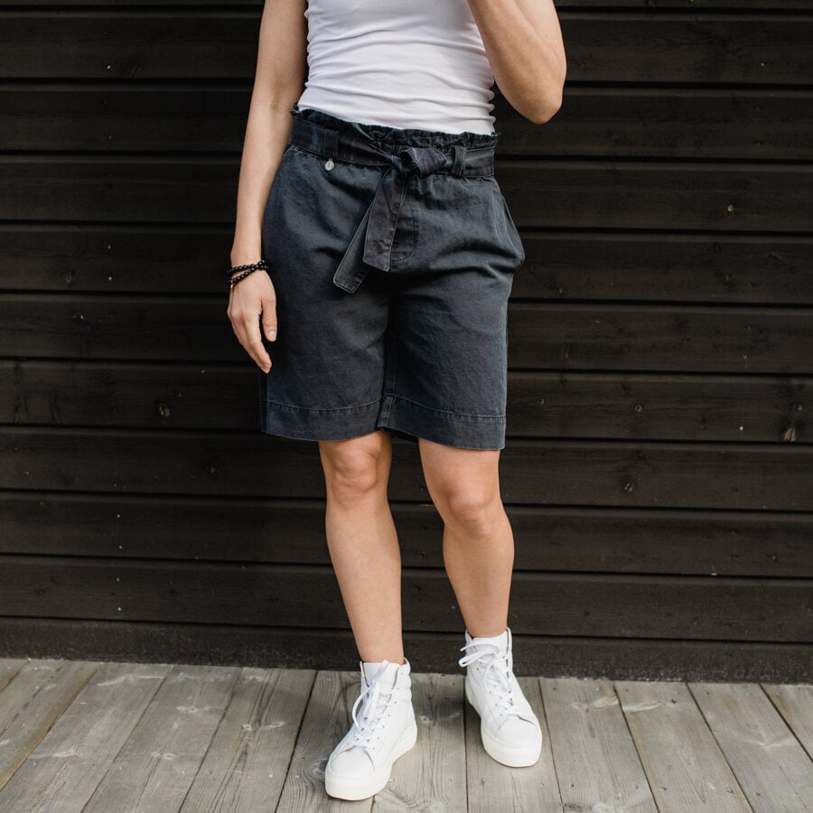 Silver shorts - washed night