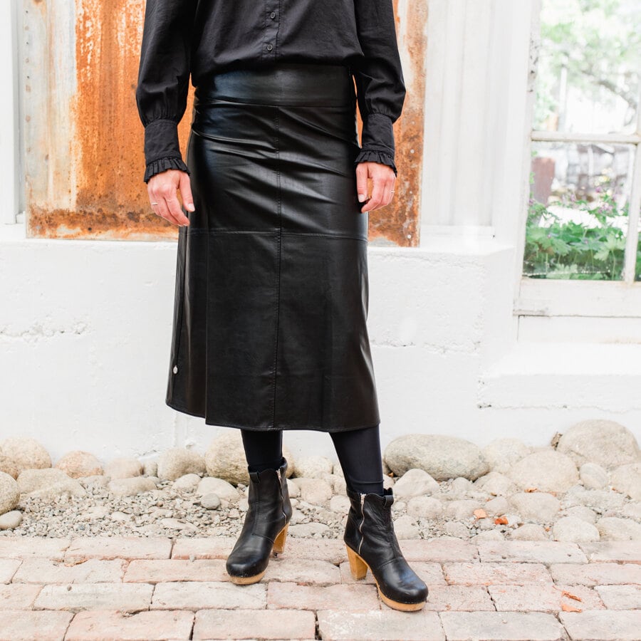 Point skirt - black