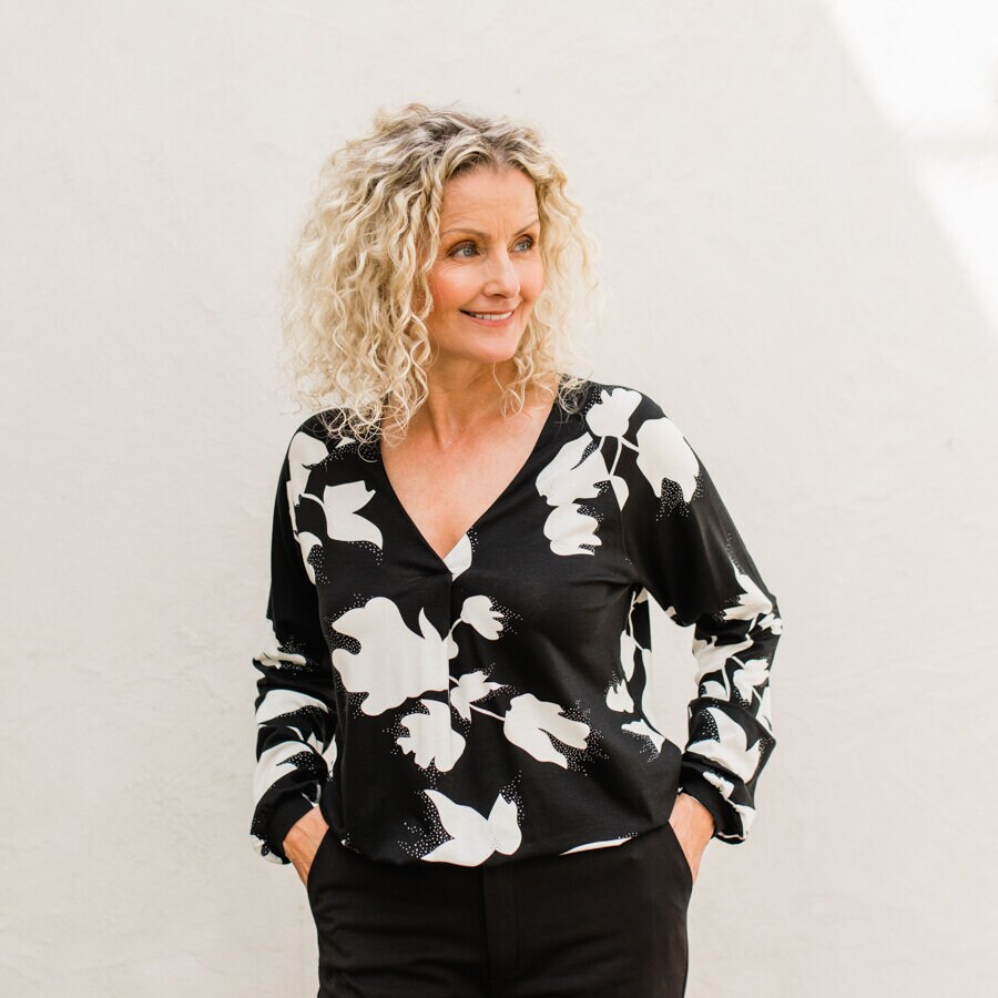 Belle blouse - magnify black