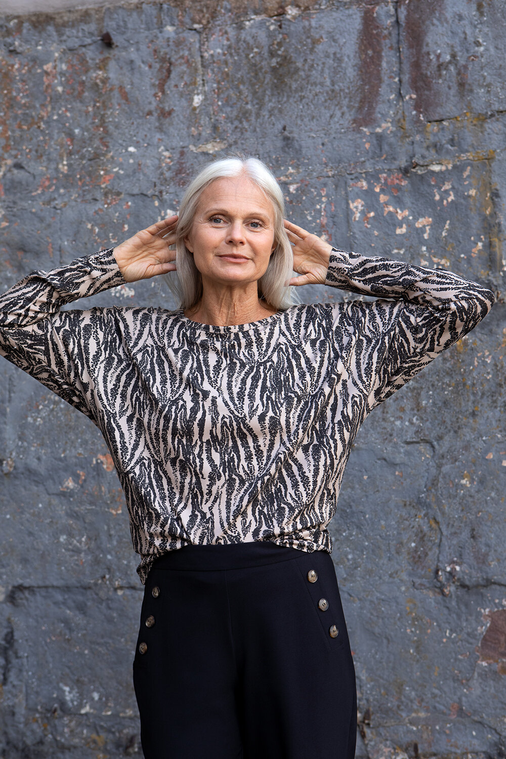 Believe top - akacia warm sand