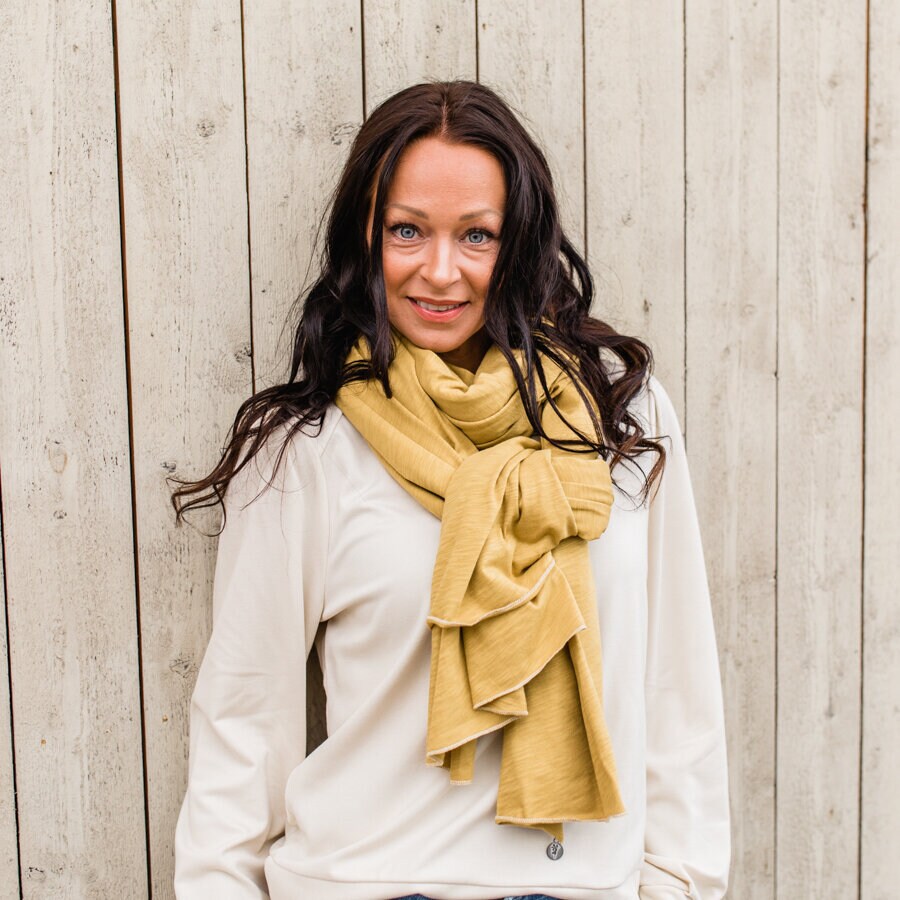 Sally shawl - iris yellow