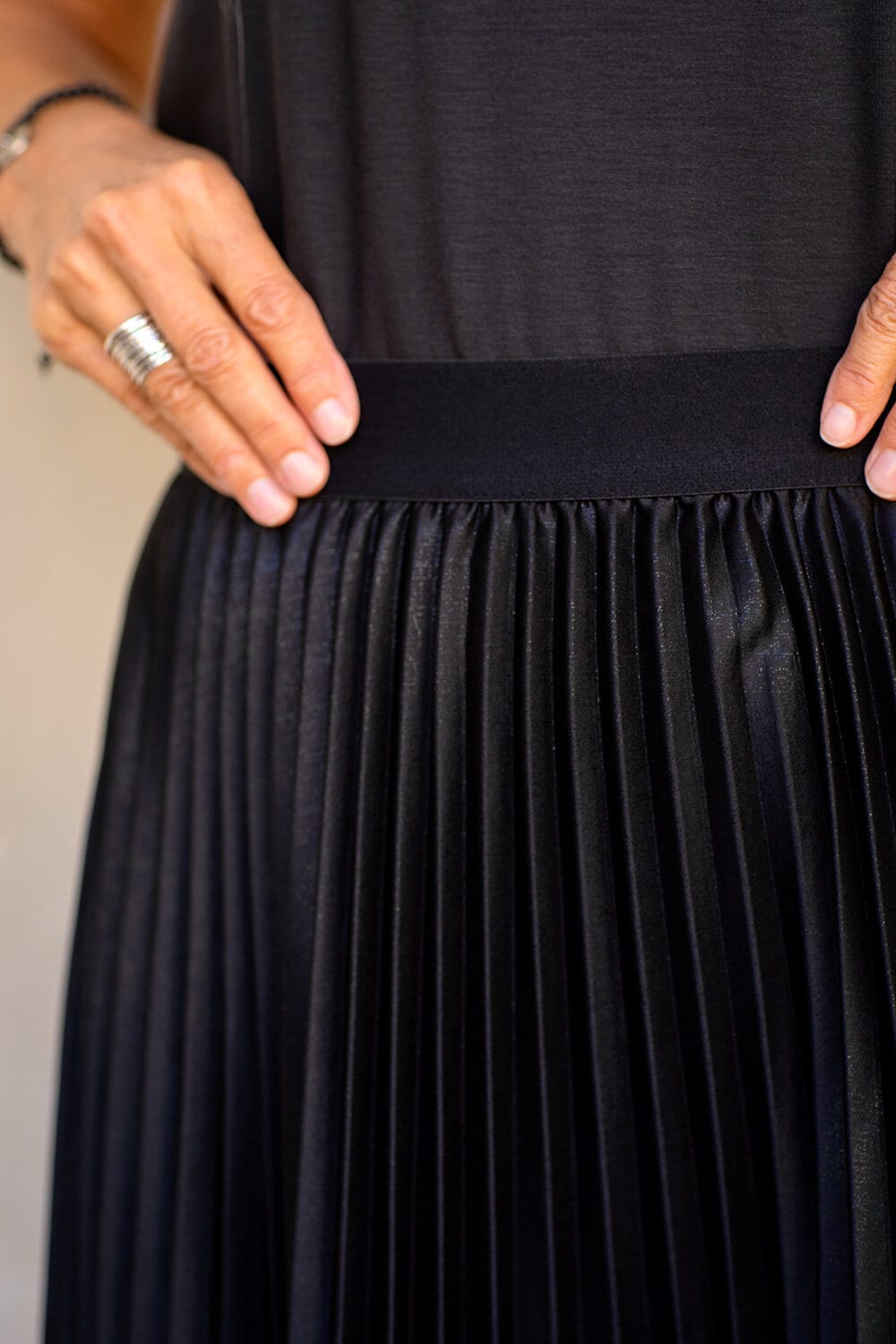 Evelyn skirt - shimmer black
