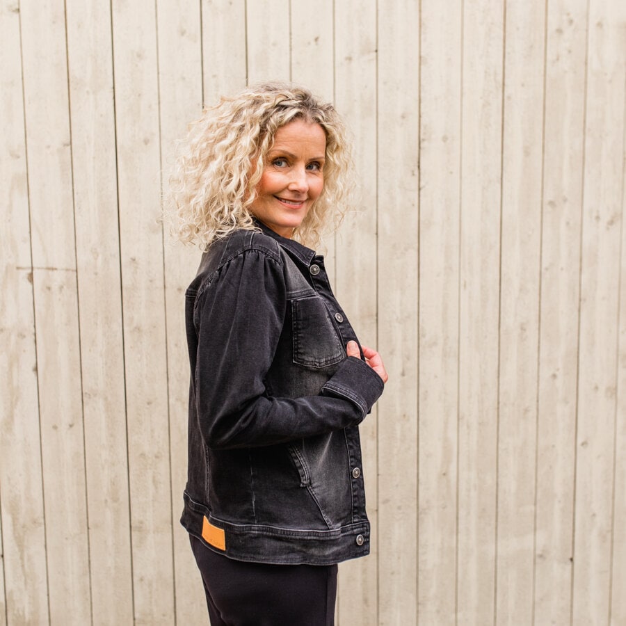 Ebba jeans jacket - washed black