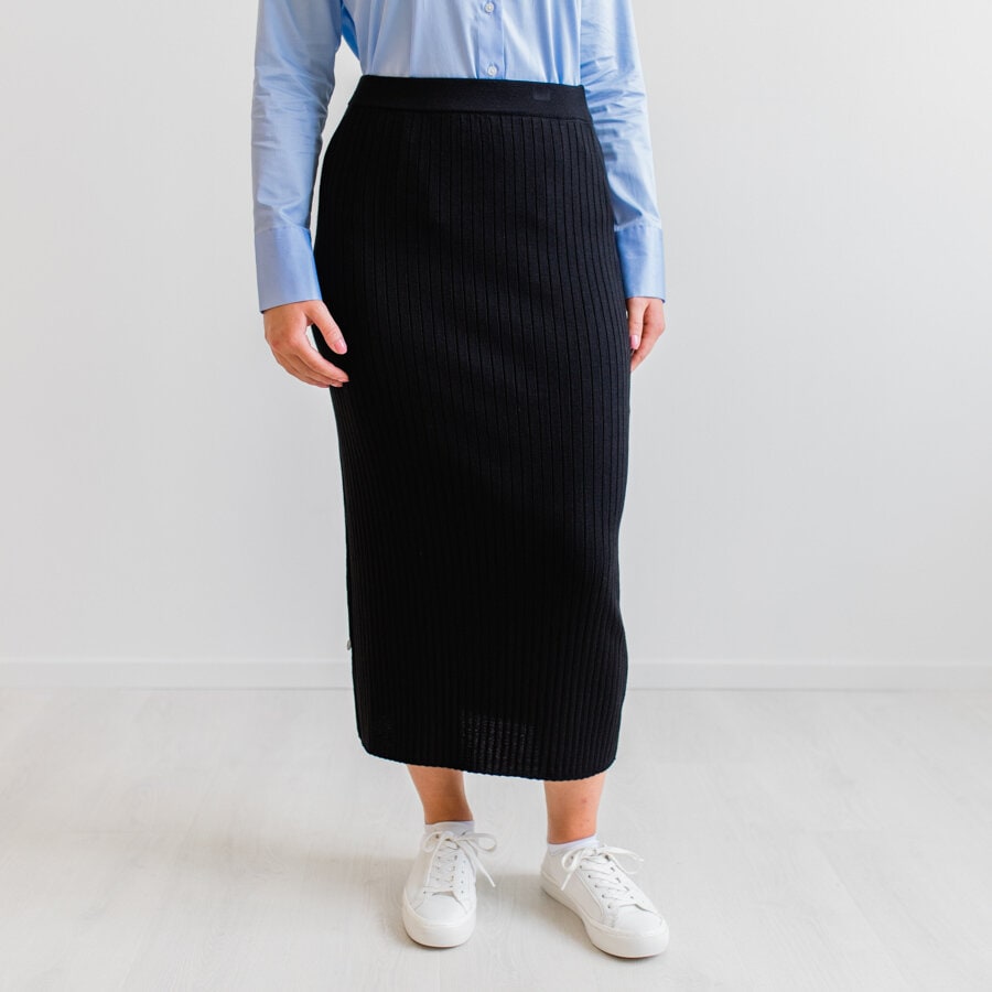 Tube knitted skirt - black