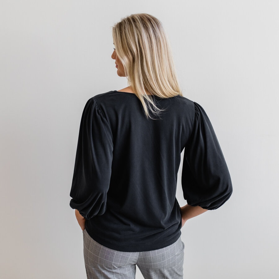 Line blouse - black