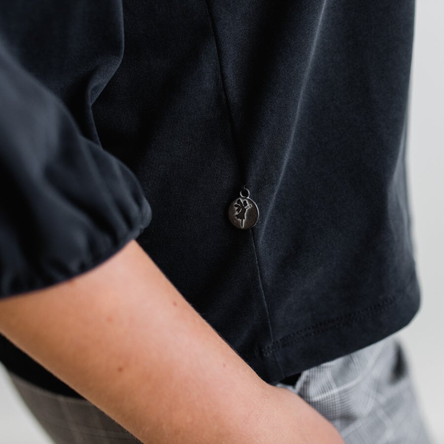 Line blouse - black